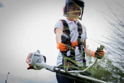 STIHL FS 55 AC Motorna kosa sa dvokrakim nožem