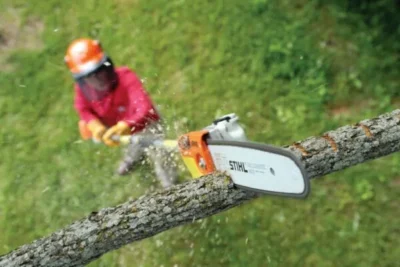 STIHL Teleskopska-motorna-testera-za-visoke-grane -HT-75